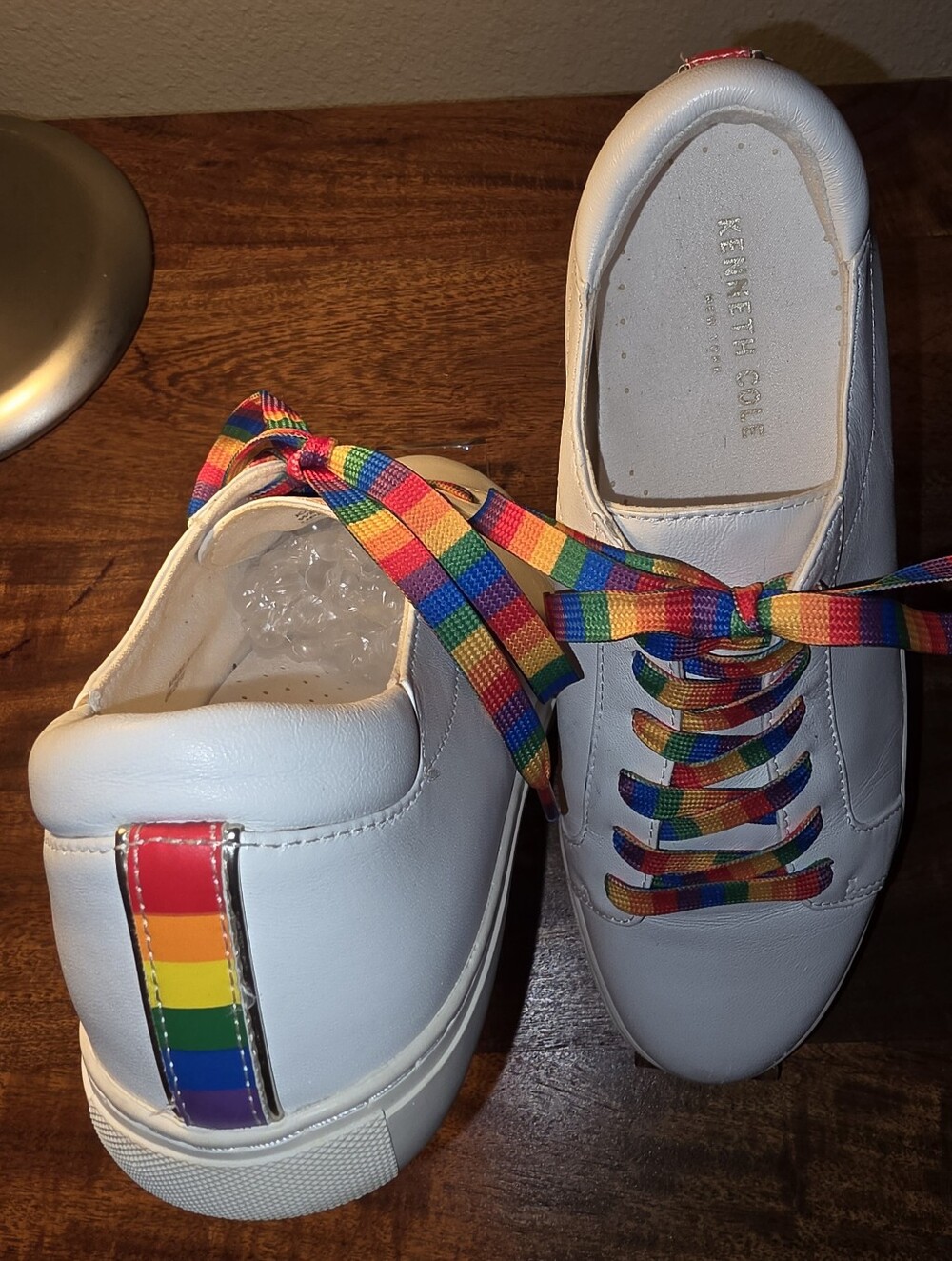 Kenneth Cole New York KAM PRIDE White Leather Sneakers Rainbow Laces EUC Size 9M